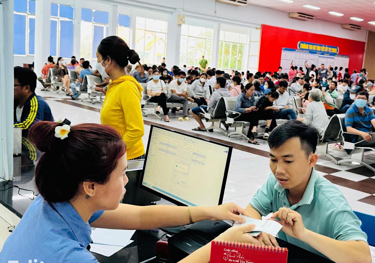 Giảm 90% gi&aacute; v&eacute; t&agrave;u Tết cho Mẹ Việt Nam anh h&ugrave;ng- Ảnh 1.