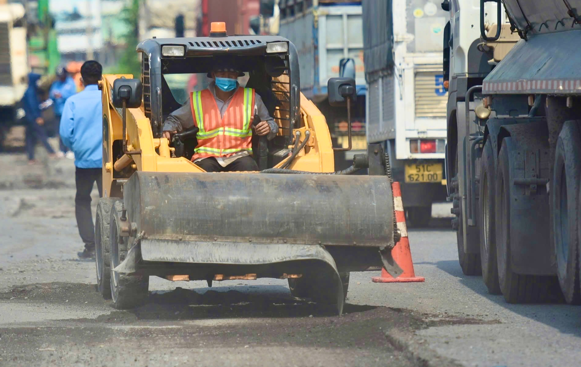 Sửa quốc lộ 51, c&aacute;c phương tiện đi đường n&agrave;o để tr&aacute;nh &ugrave;n tắc?- Ảnh 1.