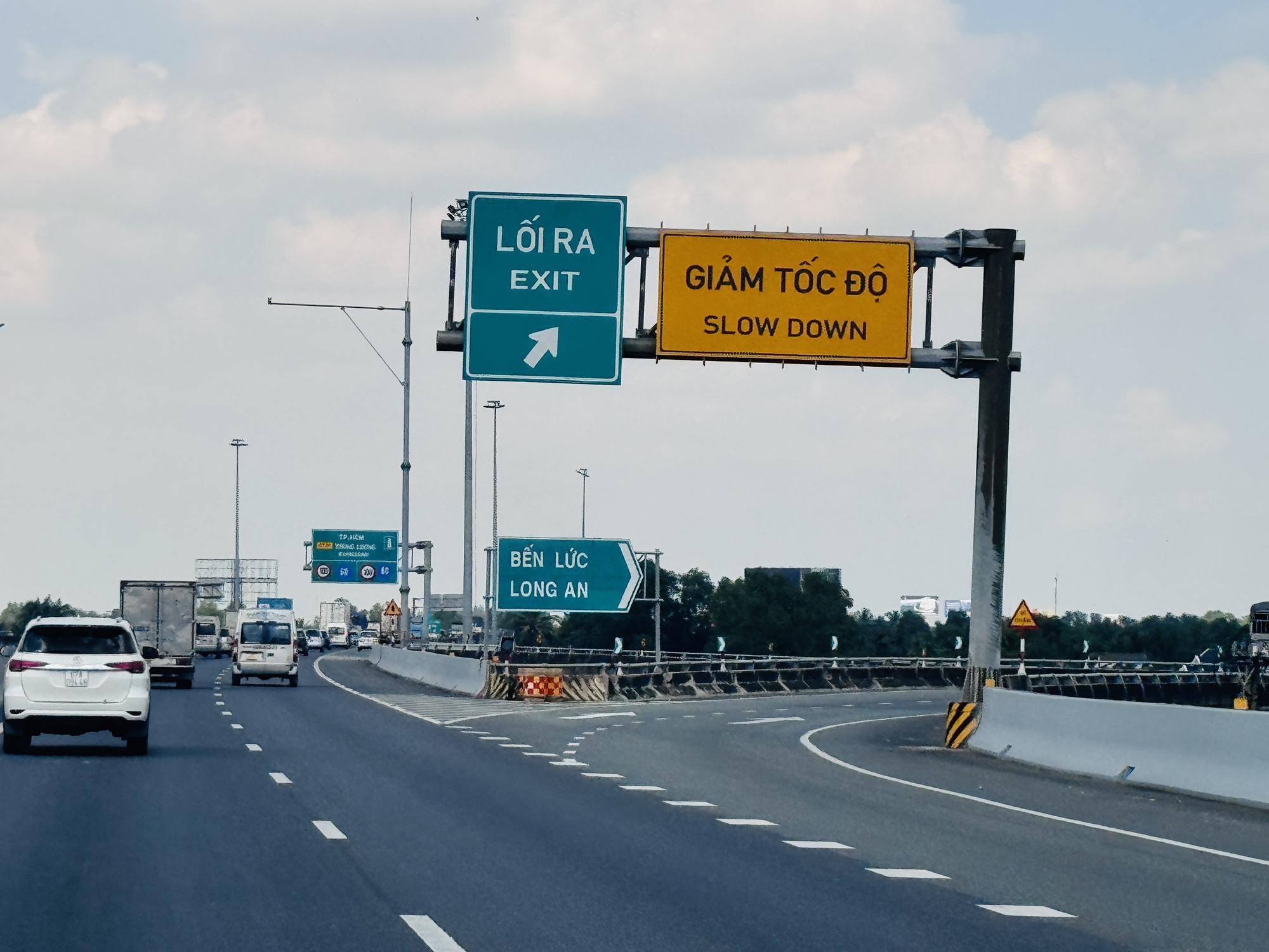 Đề xuất khai th&aacute;c tạm cao tốc Bến Lức - Long Th&agrave;nh từ th&aacute;ng 11- Ảnh 2.