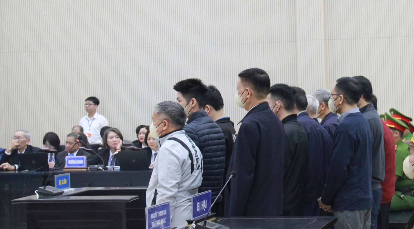 Cựu B&iacute; thư Tỉnh ủy Bắc Ninh Nguyễn Nh&acirc;n Chiến bị tuy&ecirc;n &aacute;n 4 năm 6 th&aacute;ng t&ugrave;- Ảnh 1.