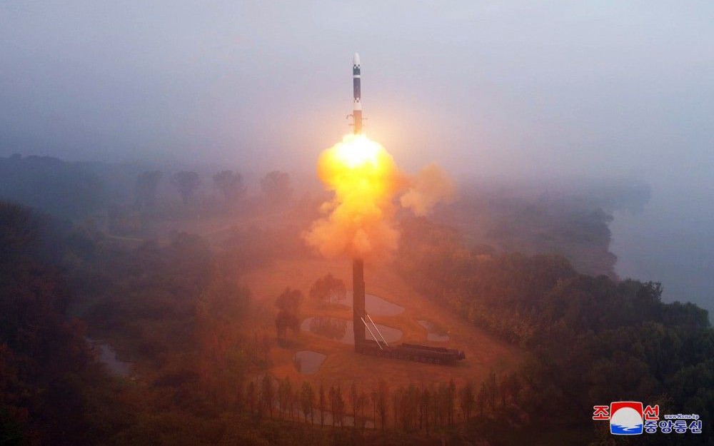 Triều Ti&ecirc;n x&aacute;c nhận thử t&ecirc;n lửa đạn đạo xuy&ecirc;n lục địa Hwasong-19