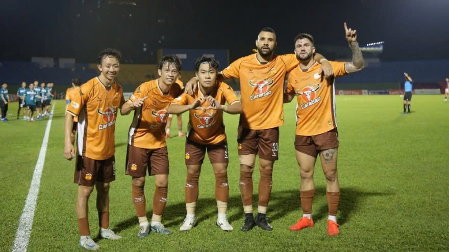 V&igrave; th&agrave;nh t&iacute;ch, đội b&oacute;ng nh&agrave; bầu Đức sẵn s&agrave;ng vứt bỏ "niềm tự h&agrave;o"?- Ảnh 1.