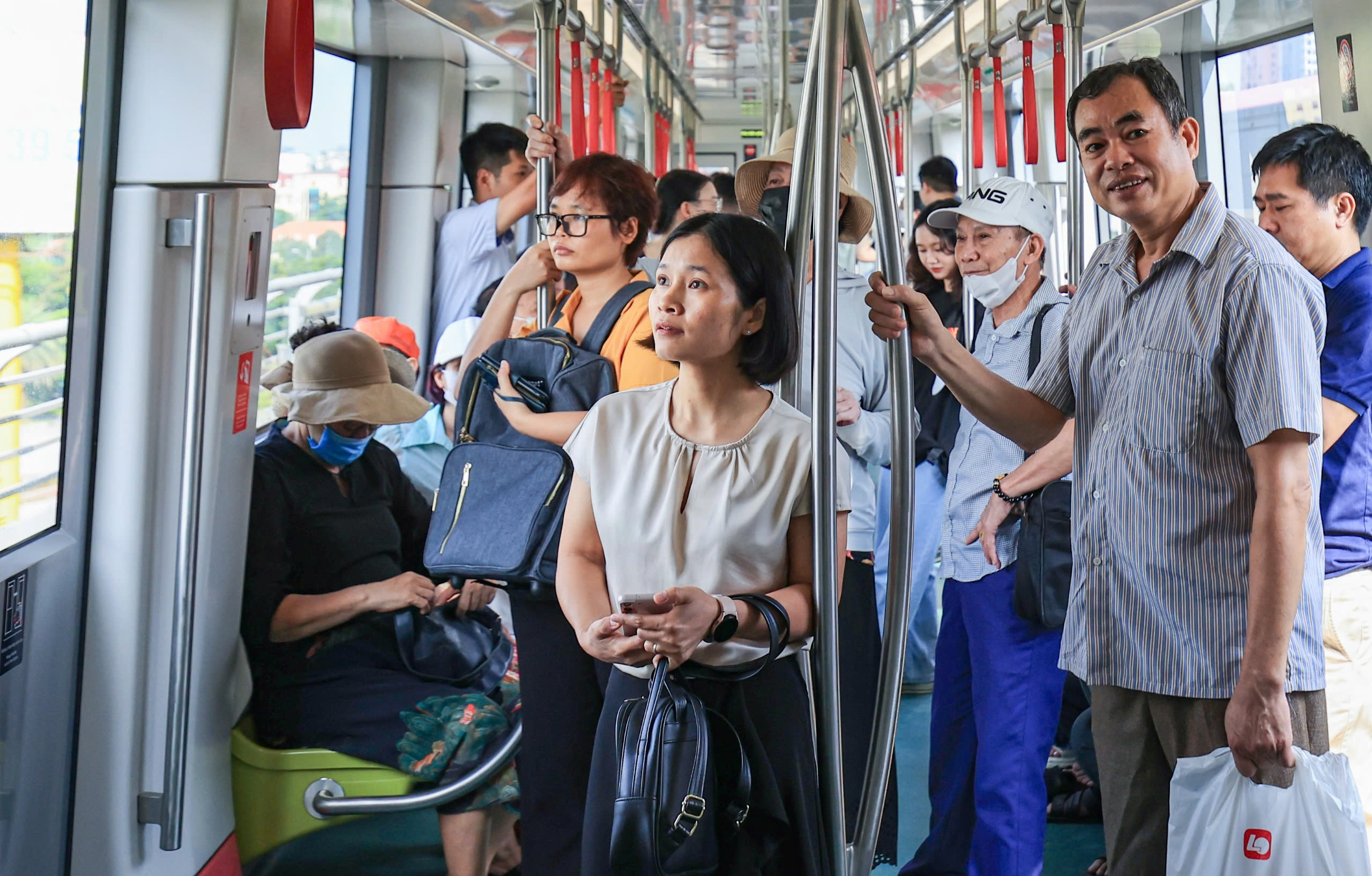 Hanoi Metro vẫn chưa đủ nhân lực vận hành- Ảnh 1. Hanoi Metro vẫn chưa đủ nhân lực vận hành- Ảnh 1.
