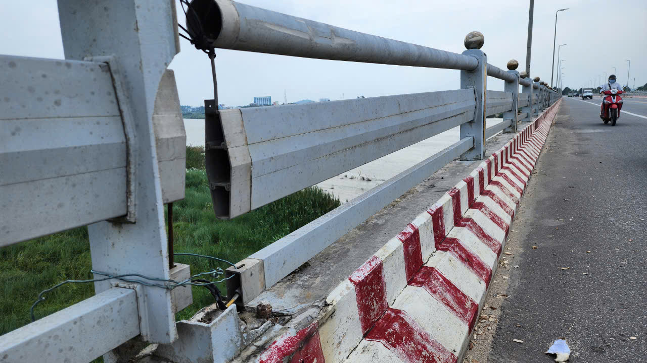 Cầu Trà Khúc 2 vận hành ra sao sau hai tháng hoạt động trở lại?- Ảnh 4. Cầu Trà Khúc 2 vận hành ra sao sau hai tháng hoạt động trở lại?- Ảnh 4.