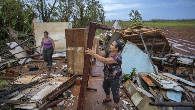 Vừa chịu 2 si&ecirc;u b&atilde;o, Cuba tiếp tục hứng động đất k&eacute;p- Ảnh 1.