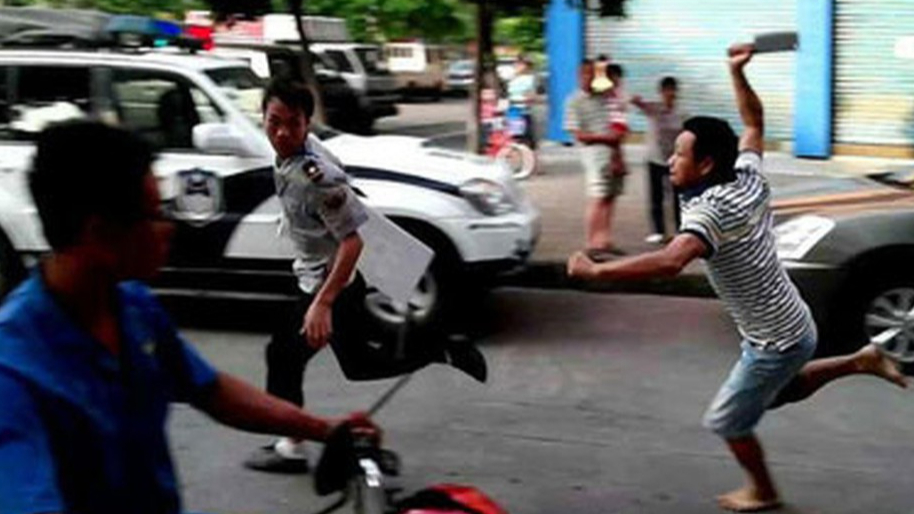 Đ&aacute;nh bạn nhậu bất tỉnh v&igrave; nghi trộm điện thoại- Ảnh 1.