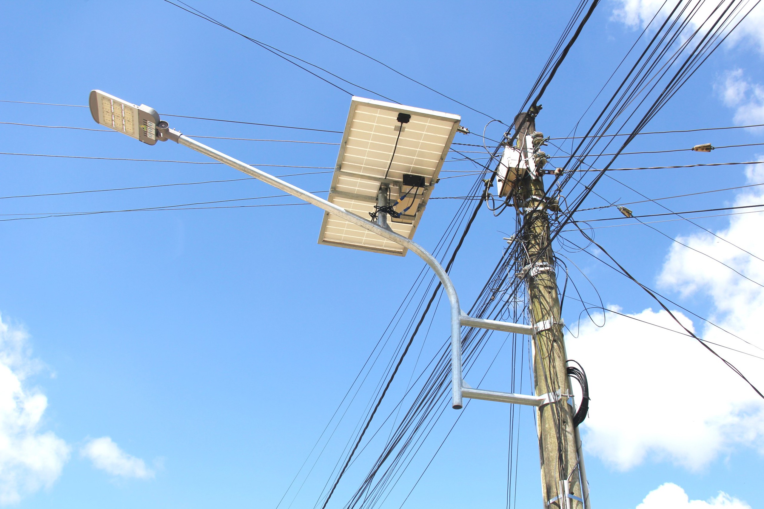 Giao th&ocirc;ng ở huyện miền n&uacute;i B&igrave;nh Thuận bừng s&aacute;ng nhờ diện mạo mới - Ảnh 2.