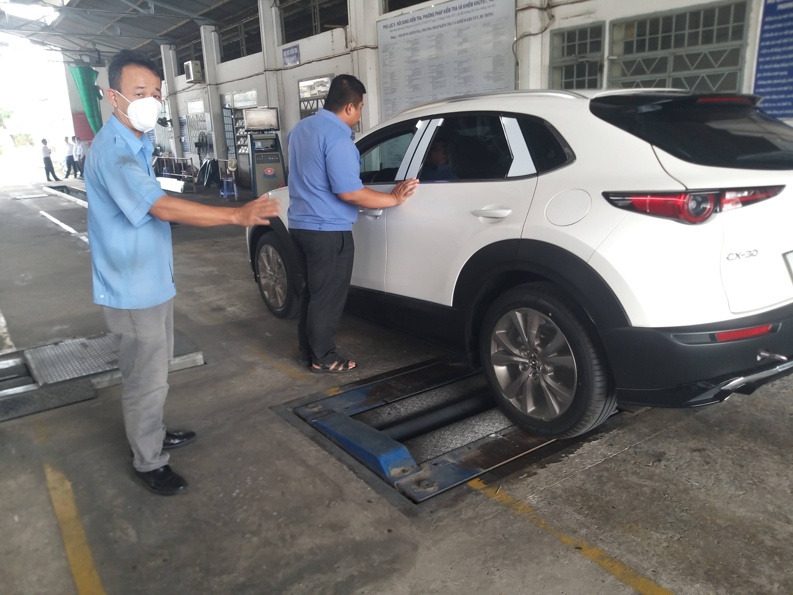 Ứng dụng c&ocirc;ng nghệ gi&uacute;p hoạt động đăng kiểm Bến Tre thuận lợi hơn- Ảnh 1.