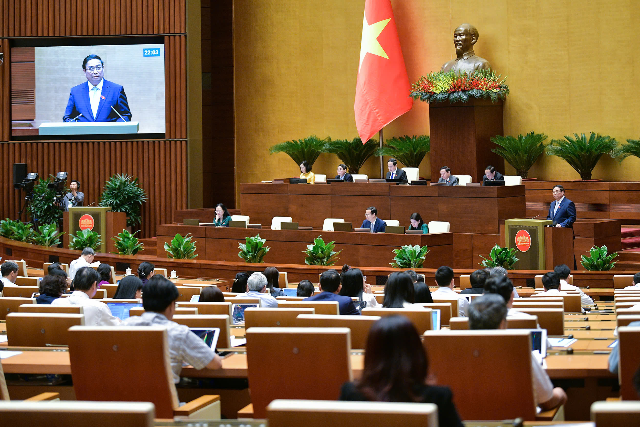 Thủ tướng: Đầu tư v&agrave;o c&ocirc;ng tr&igrave;nh hạ tầng giao th&ocirc;ng quốc gia để tạo sự đột ph&aacute;- Ảnh 2.