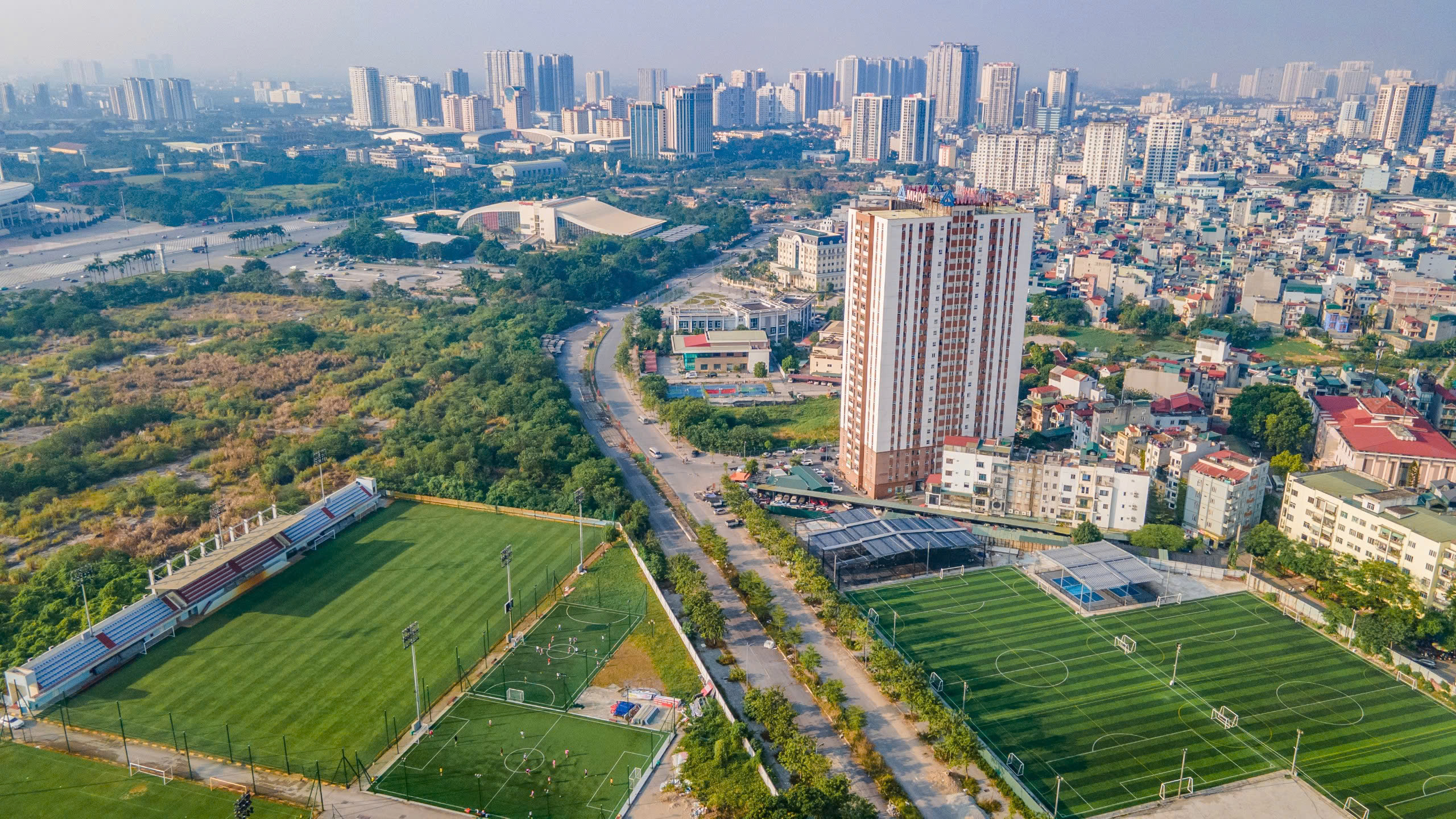 Ngổn ngang dự &aacute;n thi c&ocirc;ng đường hơn 250 tỷ tại H&agrave; Nội- Ảnh 1.