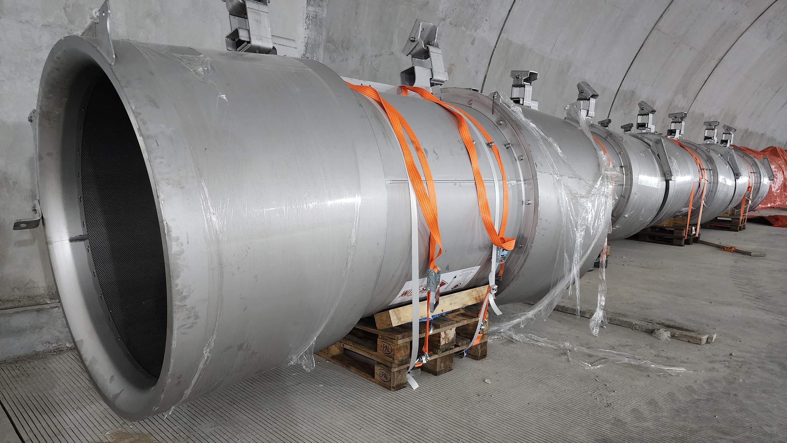 Tận thấy thiết bị "khủng" sắp lắp đặt tại hầm cao tốc qua Quảng Ng&atilde;i- Ảnh 3.