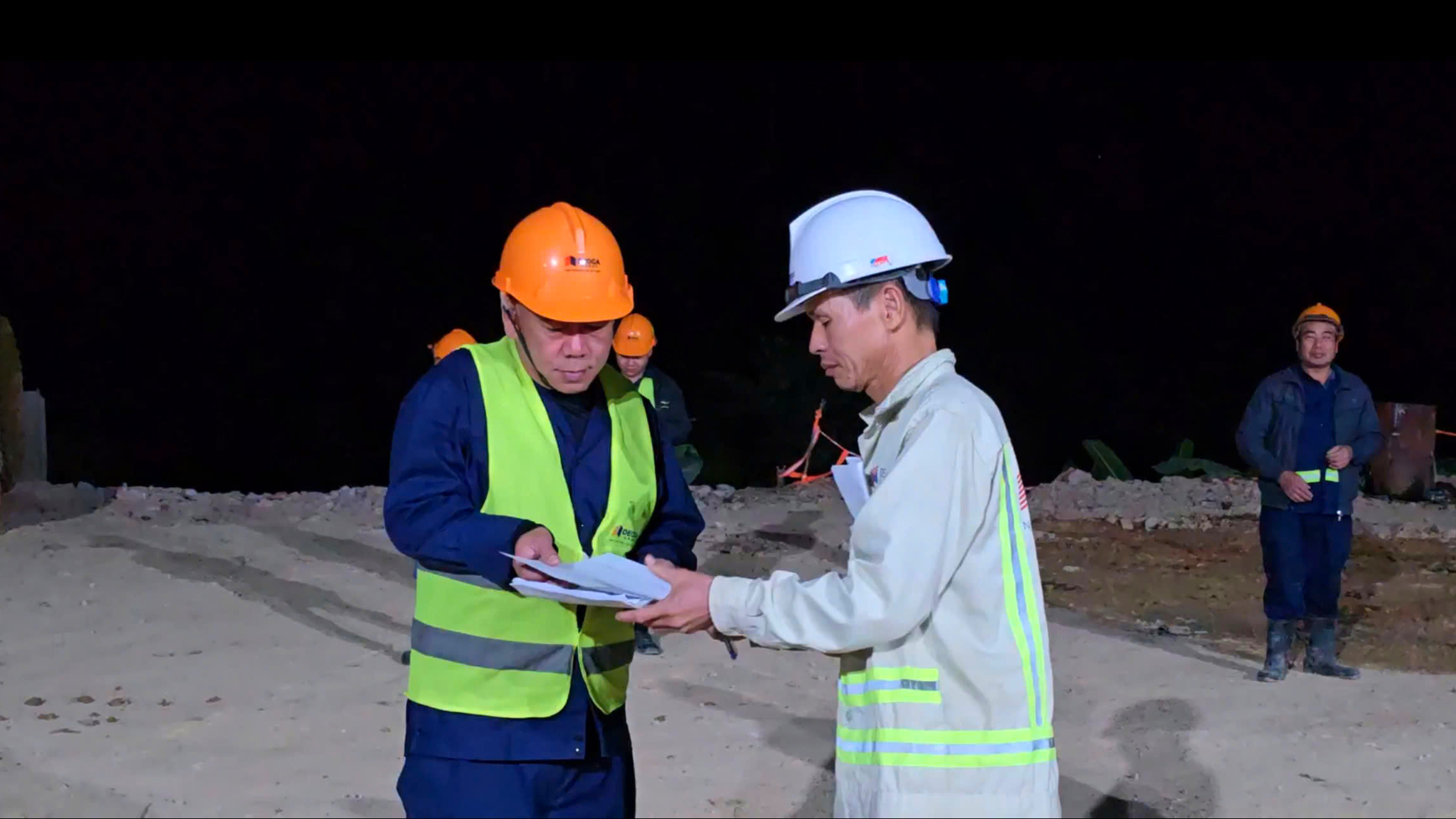 Xuy&ecirc;n đ&ecirc;m th&ocirc;ng hầm tr&ecirc;n cao tốc Đồng Đăng - Tr&agrave; Lĩnh- Ảnh 2.
