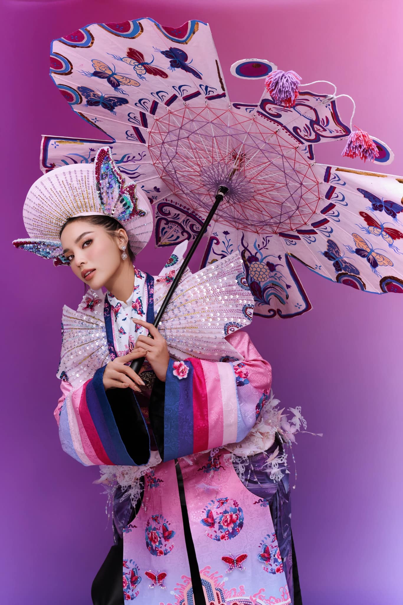 Hoa hậu Kỳ Duy&ecirc;n lựa chọn "Ngọc Điệp Kỳ Nam" cho Trang phục D&acirc;n tộc Miss Universe 2024- Ảnh 3.
