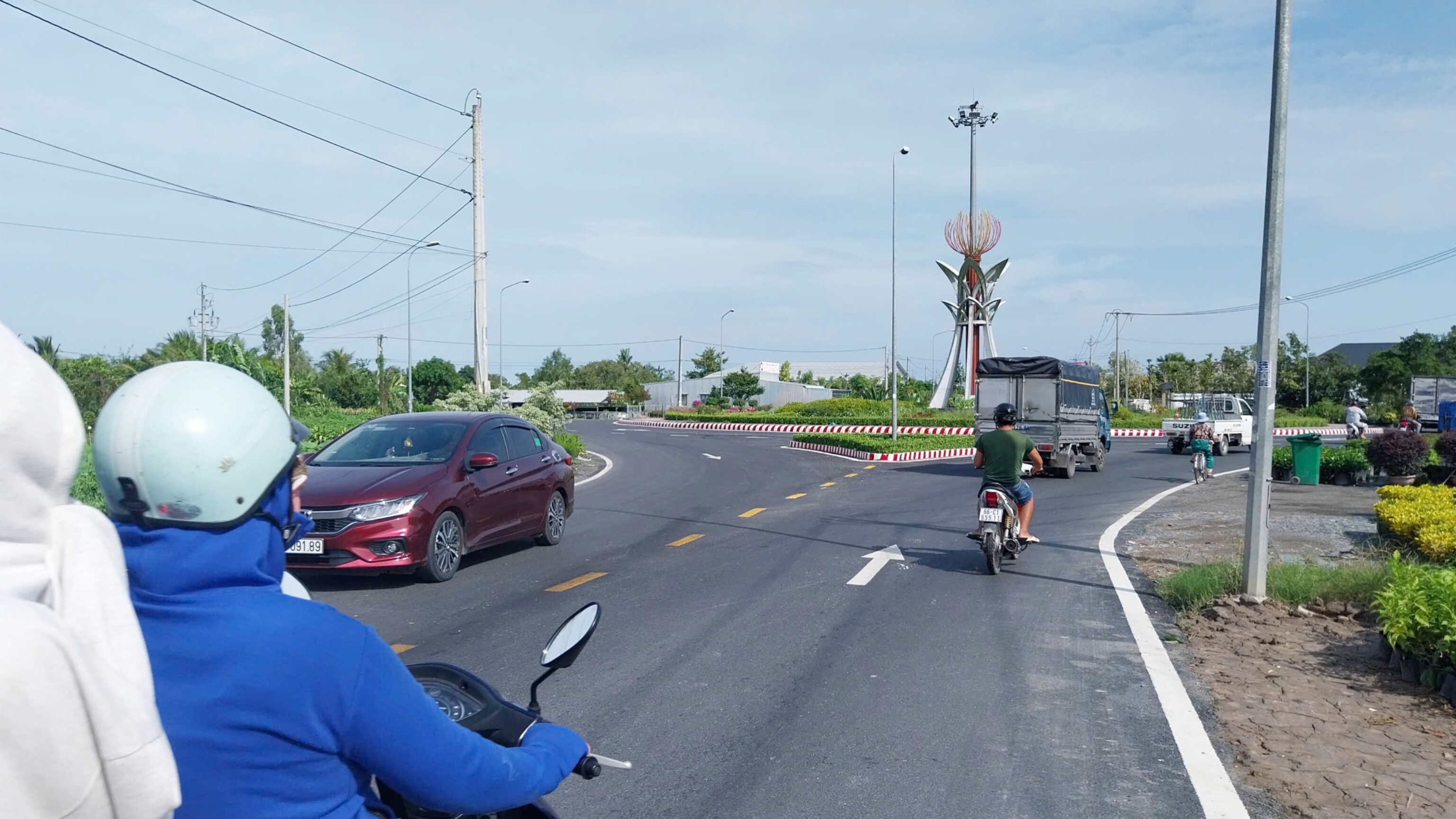 Đồng Tháp: Thảm nhựa bằng phẳng đường đầu cầu Sa Đéc 2- Ảnh 3. Đồng Tháp: Thảm nhựa bằng phẳng đường đầu cầu Sa Đéc 2- Ảnh 3.