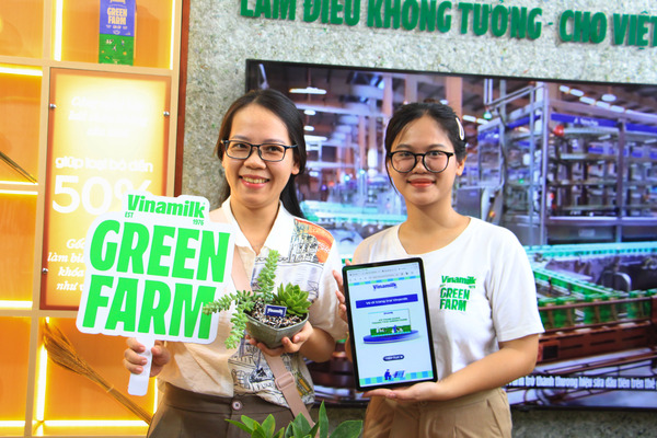 C&aacute;c bạn trẻ h&agrave;o hứng với trải nghiệm &ldquo;Si&ecirc;u xanh, si&ecirc;u xinh&rdquo; đến từ Vinamilk- Ảnh 3.