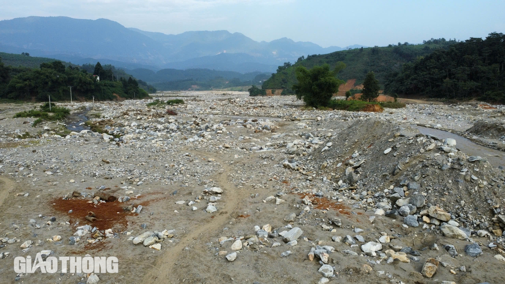 C&aacute;nh đồng 60 h&eacute;c ta chỉ c&ograve;n trơ đ&aacute; sau cơn b&atilde;o số 3- Ảnh 10.