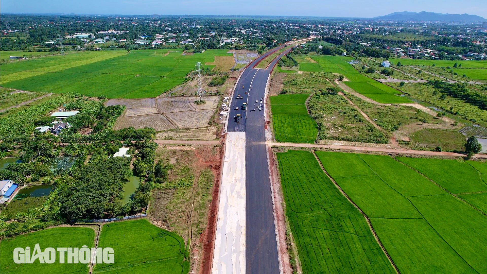 Nỗ lực th&ocirc;ng xe cao tốc Bi&ecirc;n H&ograve;a - Vũng T&agrave;u đoạn 3 v&agrave;o 30/4/2025- Ảnh 2.