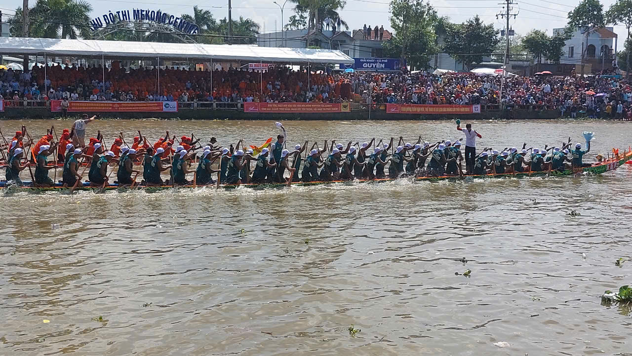 Tranh t&agrave;i s&ocirc;i nổi tại giải đua ghe ngo lớn nhất miền T&acirc;y- Ảnh 4.