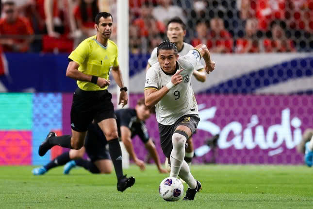 V&ograve;ng loại World Cup: Thắng kịch t&iacute;nh Bahrain, Trung Quốc đẩy Indonesia xuống đ&aacute;y bảng- Ảnh 1.