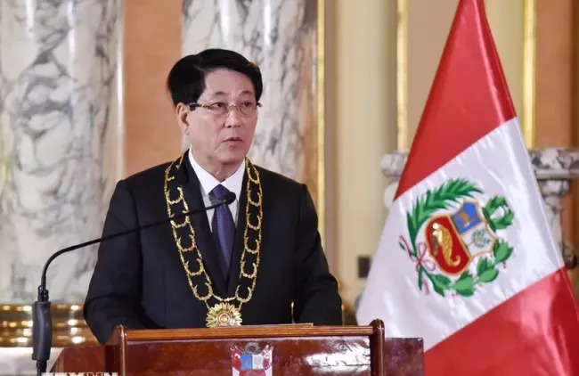 Tổng thống Peru trao tặng Chủ tịch nước Lương Cường Hu&acirc;n chương "Mặt trời Peru"- Ảnh 3.
