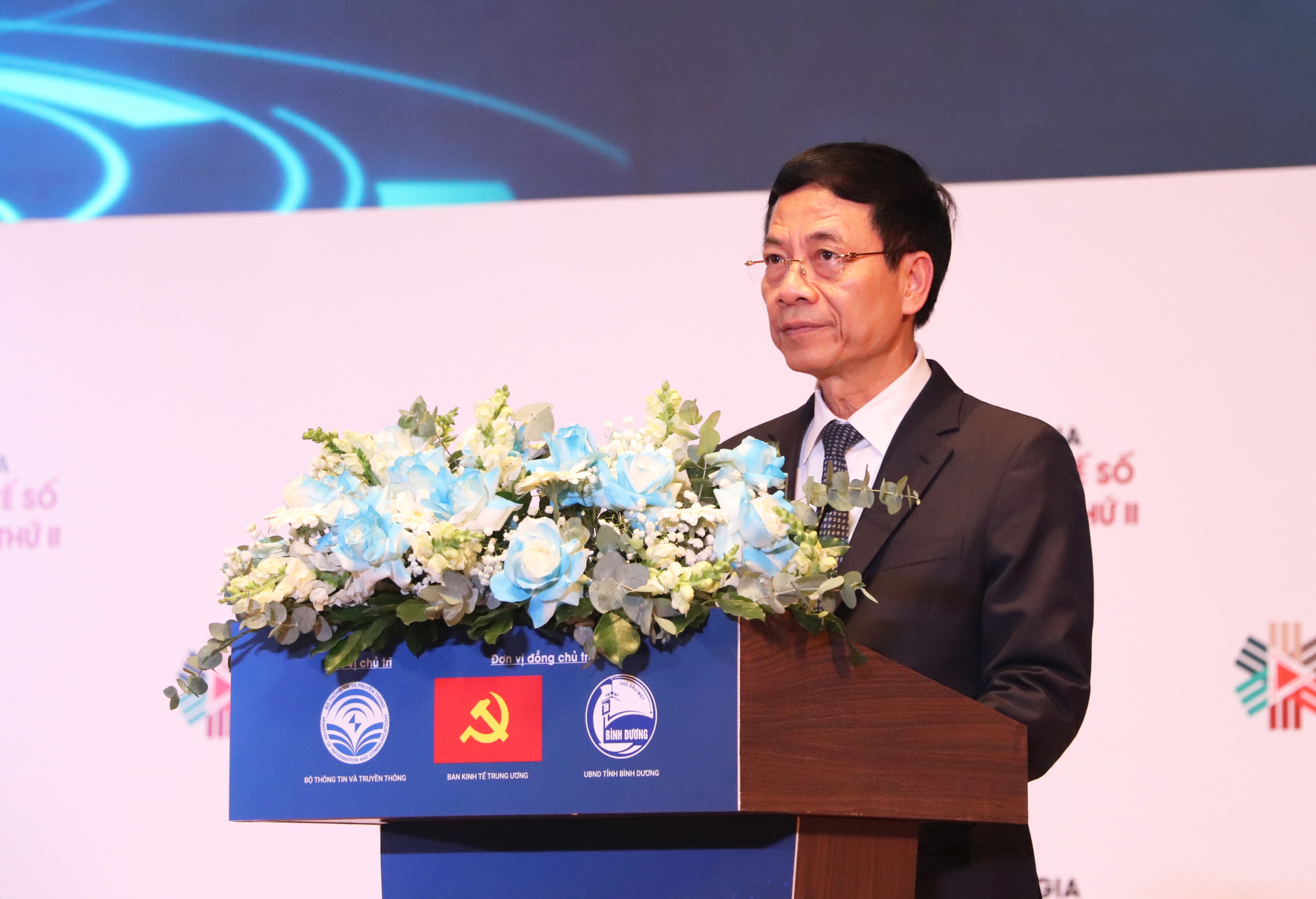 Ph&oacute; thủ tướng: Chuyển đổi số phải lấy người d&acirc;n, doanh nghiệp l&agrave; trung t&acirc;m- Ảnh 3.