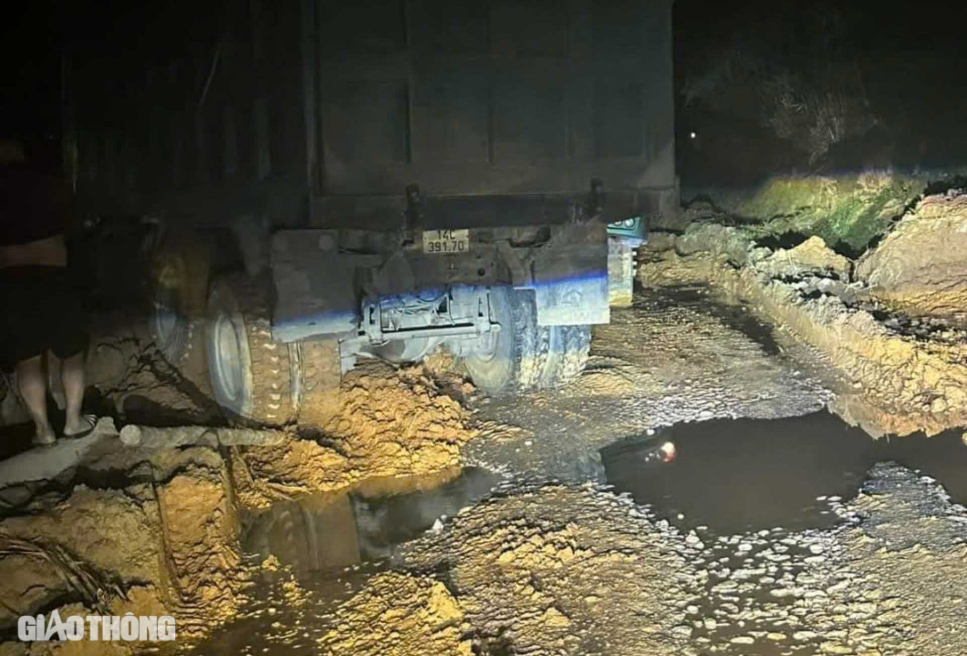 D&acirc;n khổ v&igrave; đường tỉnh ở Bắc Kạn như "ruộng c&agrave;y"- Ảnh 7.