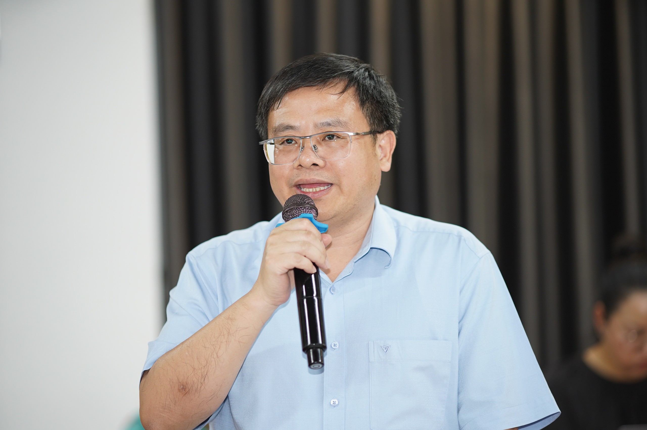 Chuy&ecirc;n gia b&agrave;n giải ph&aacute;p bảo vệ an to&agrave;n trẻ em tr&ecirc;n xe &ocirc; t&ocirc;- Ảnh 9.