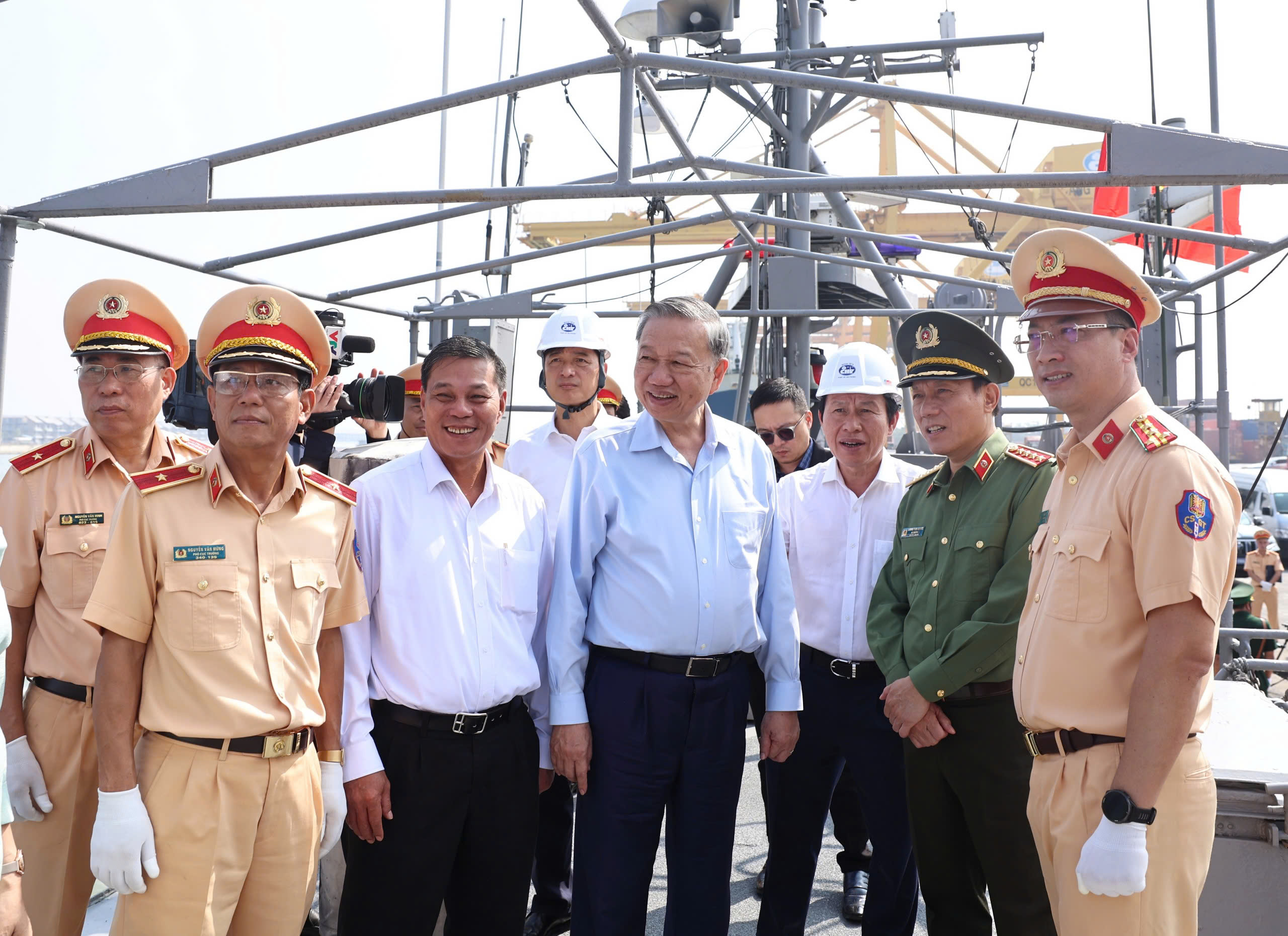Tổng B&iacute; thư: Ứng dụng khoa học c&ocirc;ng nghệ, hiện đại h&oacute;a lực lượng CSGT- Ảnh 1.