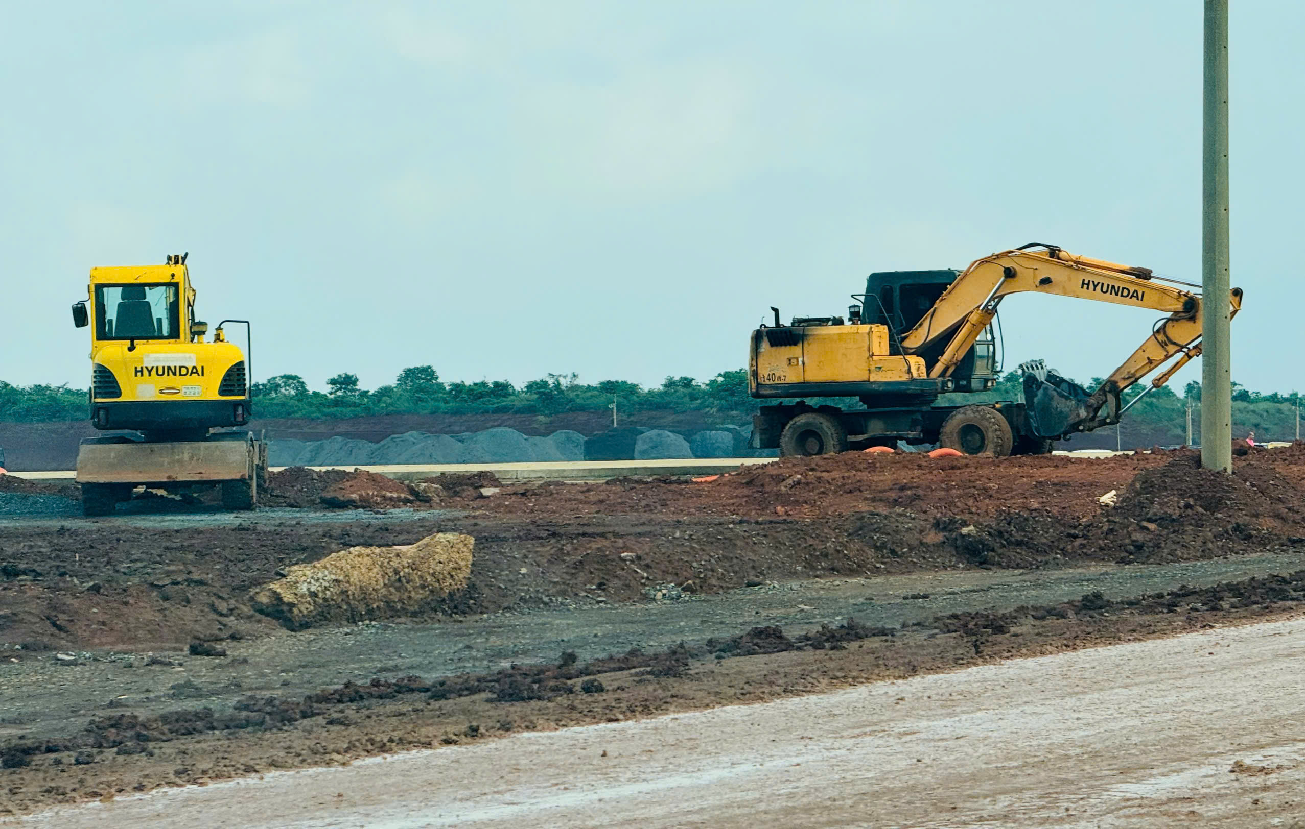 Đồng Nai: Bắt kẻ nhiều lần trộm dầu xe lu ở c&ocirc;ng tr&igrave;nh- Ảnh 1.