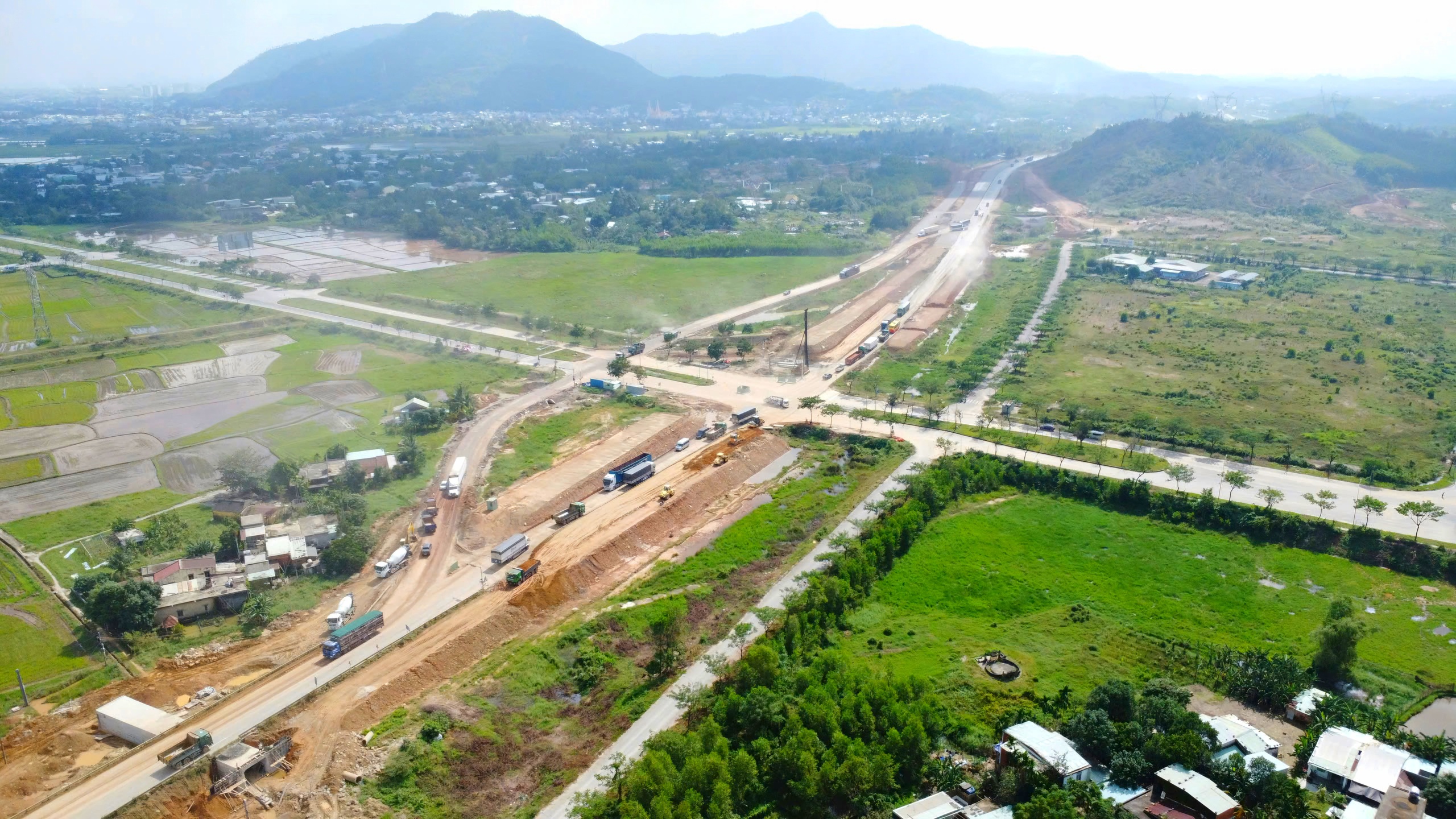 Y&ecirc;u cầu chủ đầu tư chấn chỉnh nh&agrave; thầu cao tốc Ho&agrave; Li&ecirc;n - Tu&yacute; Loan- Ảnh 2.