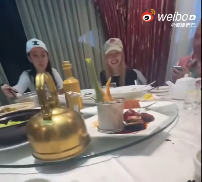 Trịnh Sảng đang sống ở Mỹ thế nào khi vẫn "nợ như chúa Chổm"?- Ảnh 2. Trịnh Sảng đang sống ở Mỹ thế nào khi vẫn "nợ như chúa Chổm"?- Ảnh 2.