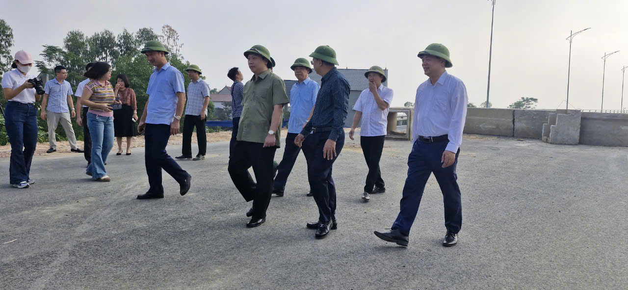 Đường li&ecirc;n kết v&ugrave;ng, nối Bắc Giang với Th&aacute;i Nguy&ecirc;n v&agrave; Vĩnh Ph&uacute;c sắp ho&agrave;n th&agrave;nh- Ảnh 11.