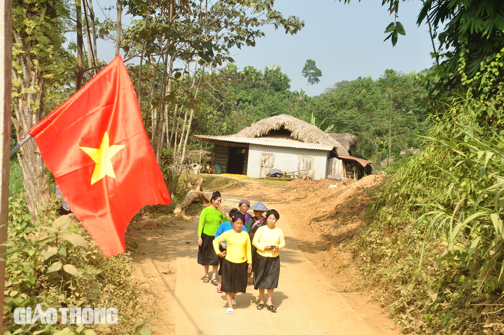 Ấm &aacute;p ng&agrave;y hội Đại đo&agrave;n kết to&agrave;n d&acirc;n tộc ở L&agrave;ng Nủ- Ảnh 1.