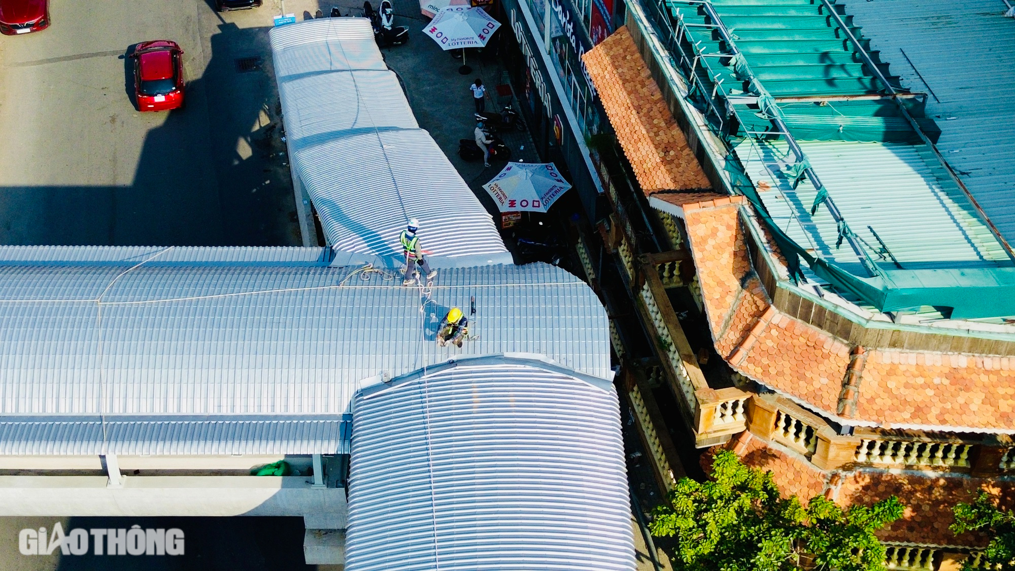 Cận cảnh c&aacute;c nh&agrave; ga metro số 1- Ảnh 21.