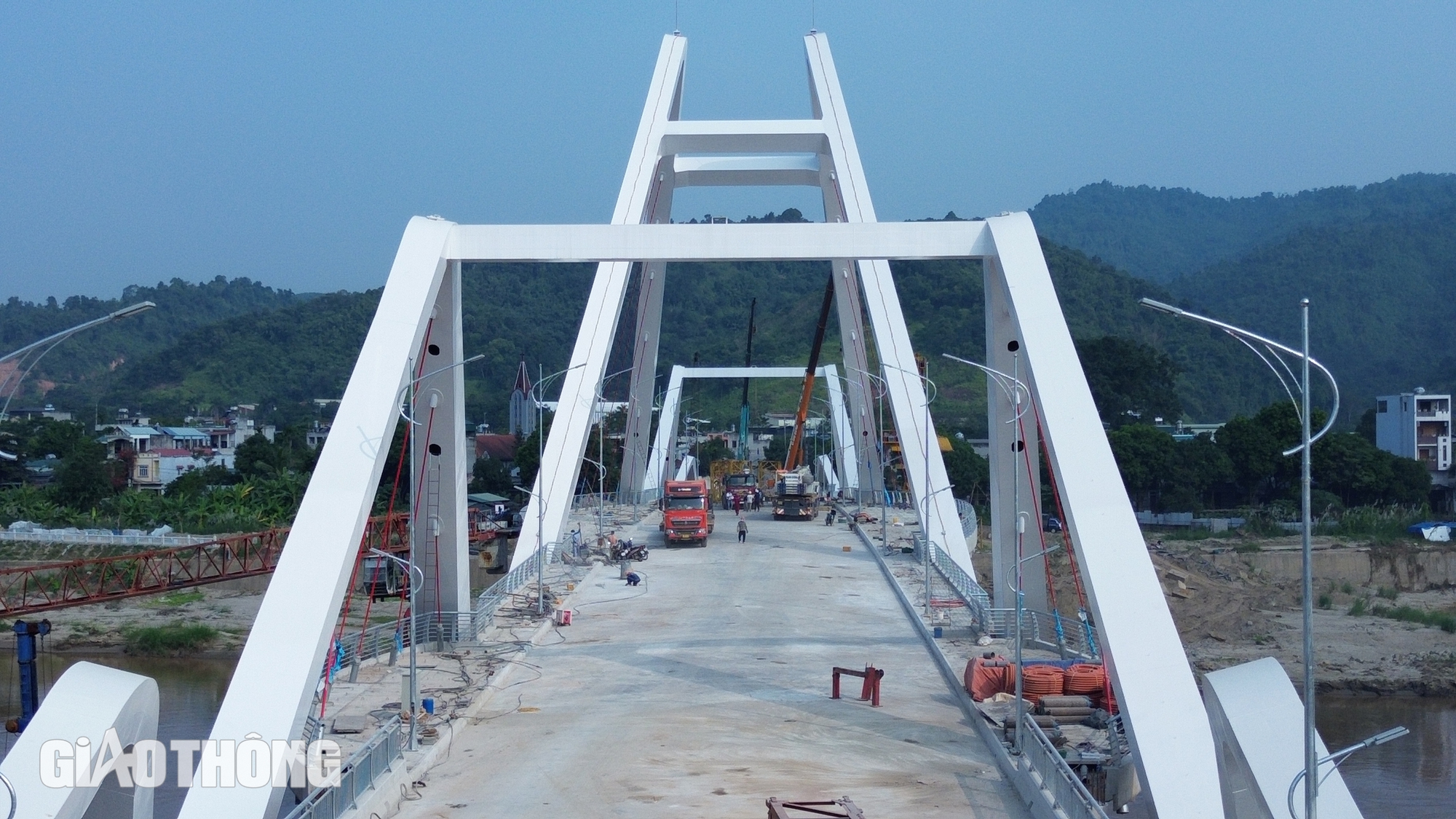 Cận cảnh cầu Phú Thịnh ở Lào Cai sắp về đích- Ảnh 3. Cận cảnh cầu Phú Thịnh ở Lào Cai sắp về đích- Ảnh 3.