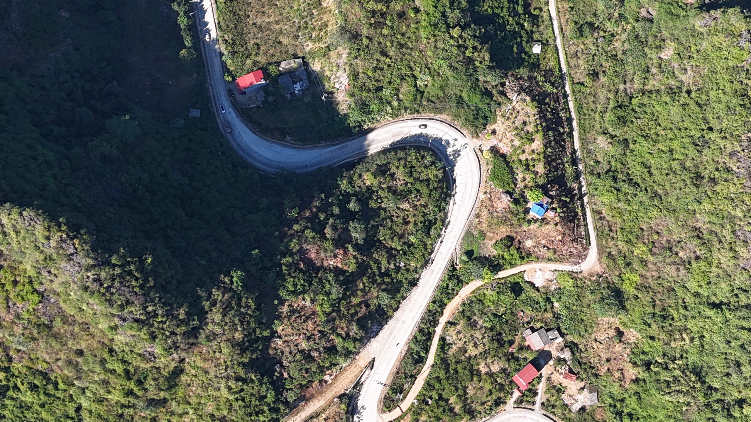 Hệ thống ATGT gi&uacute;p k&eacute;o giảm TNGT tại đ&egrave;o B&eacute;n ở Lạng Sơn- Ảnh 7.