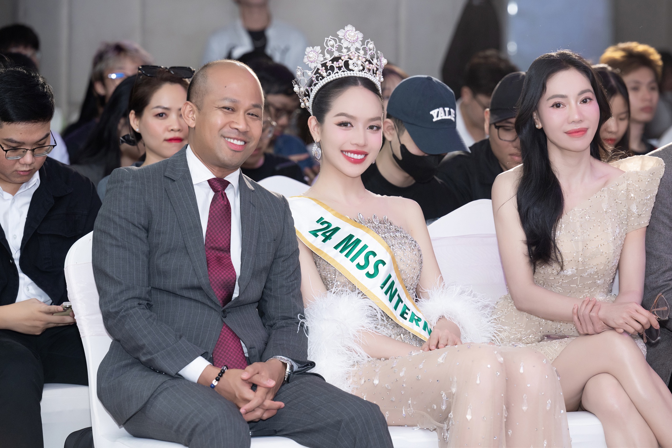 Vừa trở về, Hoa hậu Quốc tế Thanh Thủy đã muốn mang nguồn nước sạch đến cho bà con- Ảnh 4. Vừa trở về, Hoa hậu Quốc tế Thanh Thủy đã muốn mang nguồn nước sạch đến cho bà con- Ảnh 4.