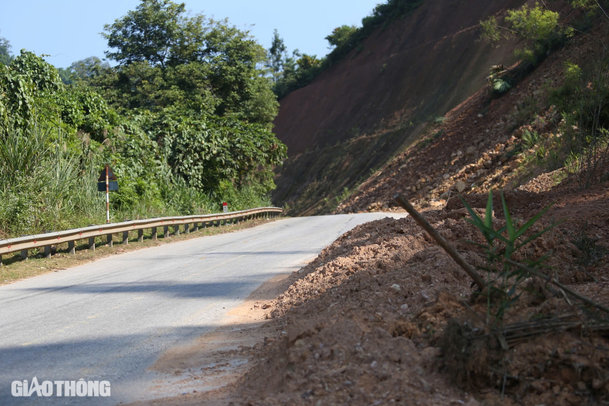 V&igrave; sao h&agrave;ng loạt điểm sạt lở ở Bắc Kạn chưa được khắc phục?- Ảnh 9.