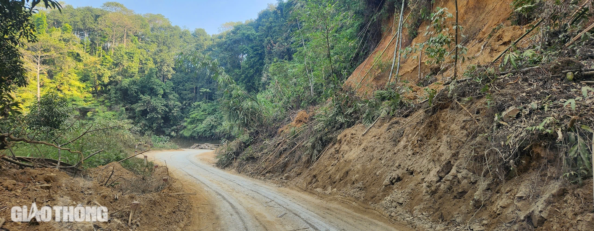 V&igrave; sao h&agrave;ng loạt điểm sạt lở ở Bắc Kạn chưa được khắc phục?- Ảnh 5.