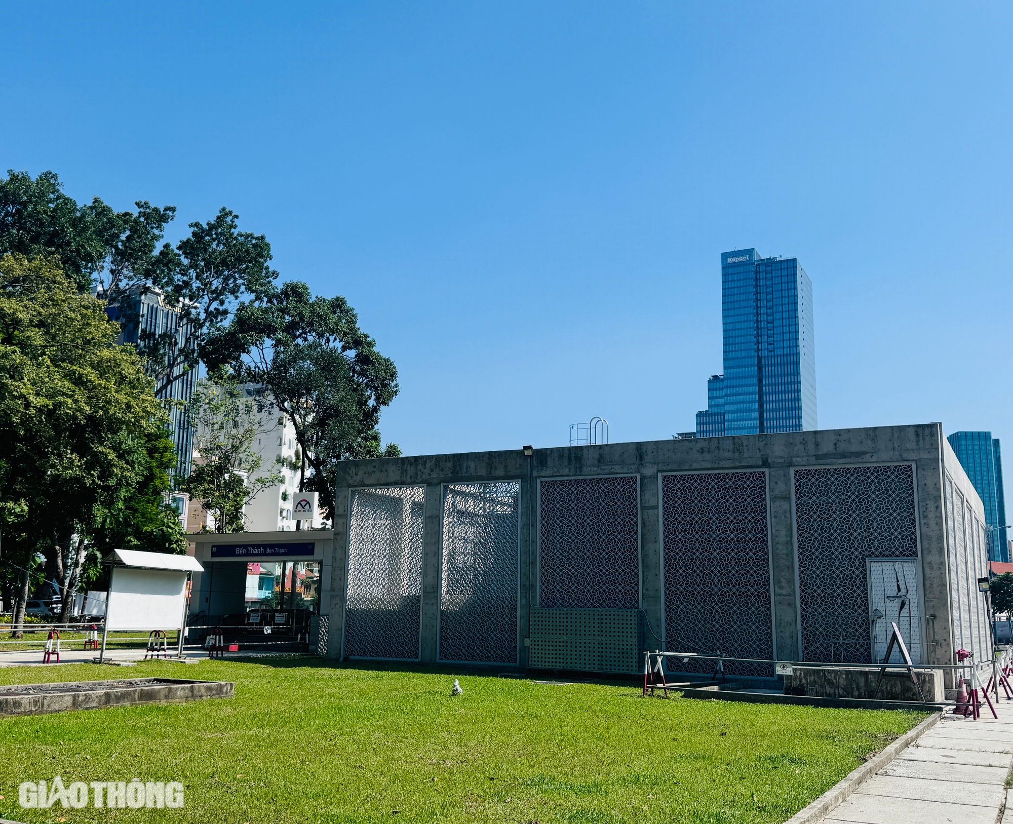 Cận cảnh c&aacute;c nh&agrave; ga metro số 1- Ảnh 6.