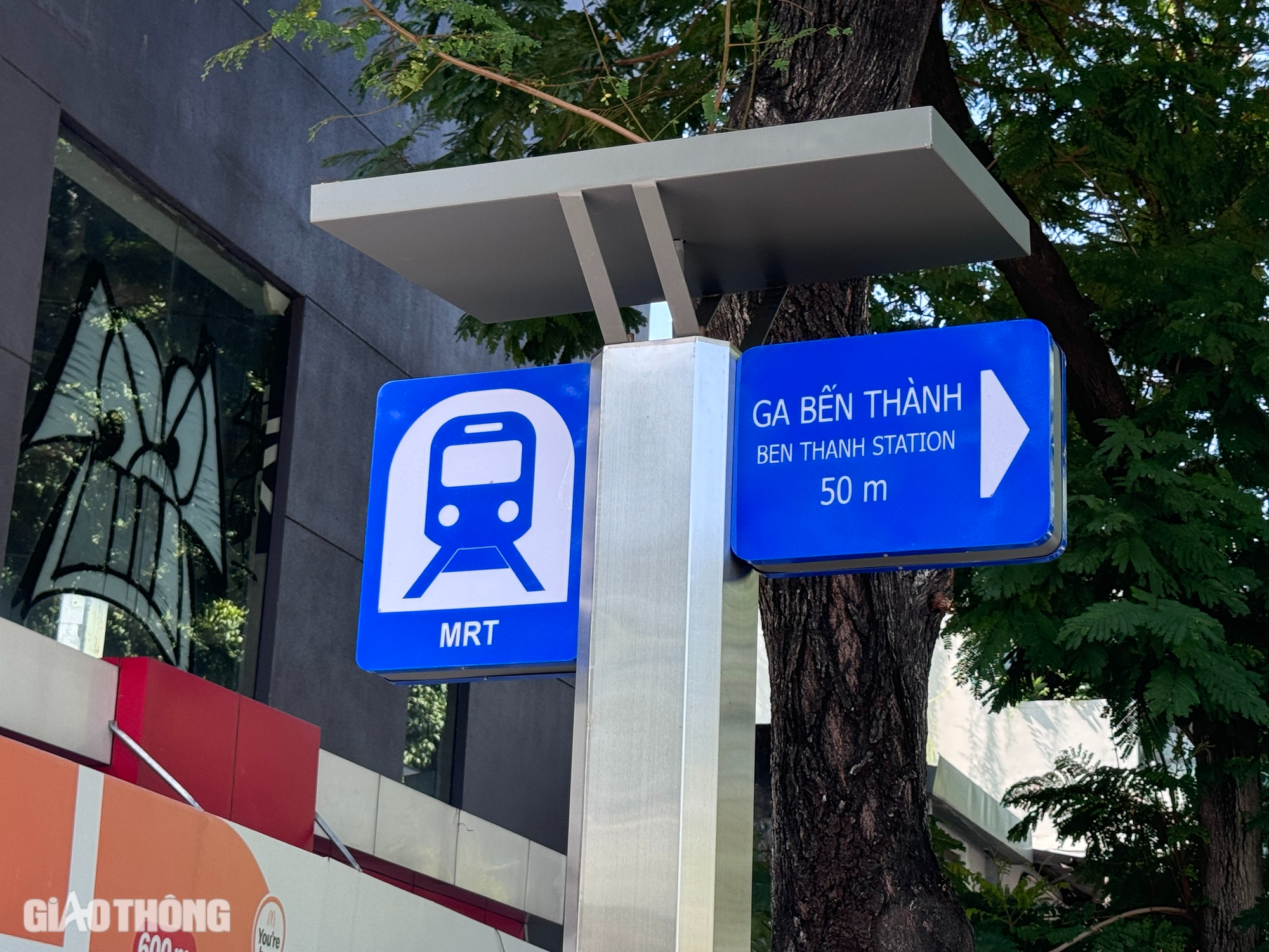 Cận cảnh c&aacute;c nh&agrave; ga metro số 1- Ảnh 4.