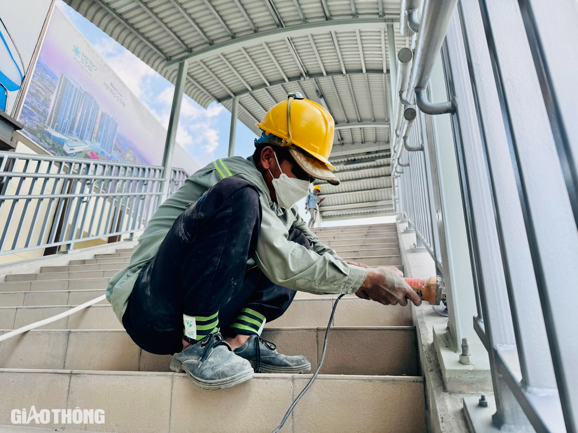 Cận cảnh c&aacute;c nh&agrave; ga metro số 1- Ảnh 20.