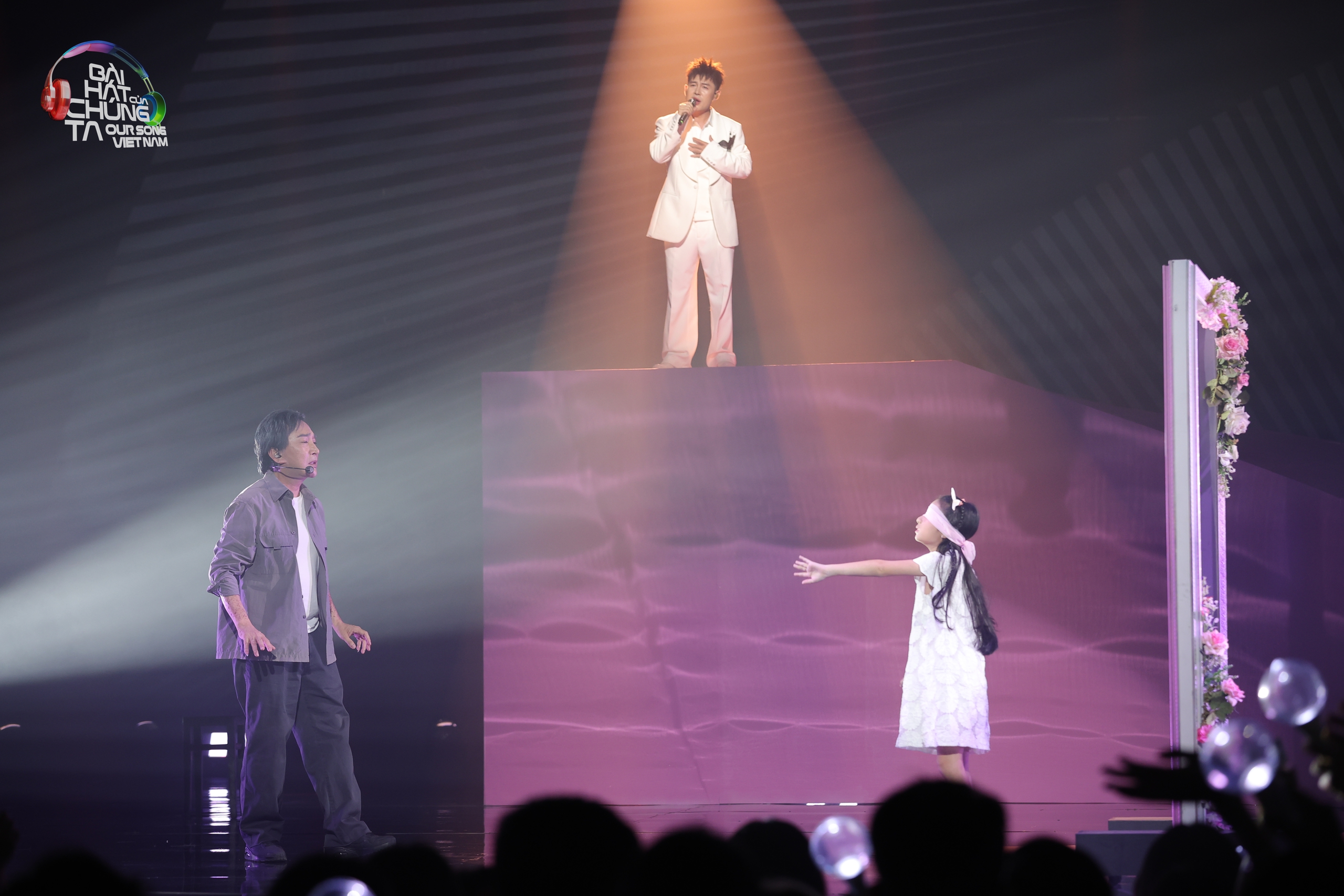 Diva Thanh Lam lần đầu nhảy hiphop khi h&aacute;t "&Aacute;o mới C&agrave; Mau"- Ảnh 2.