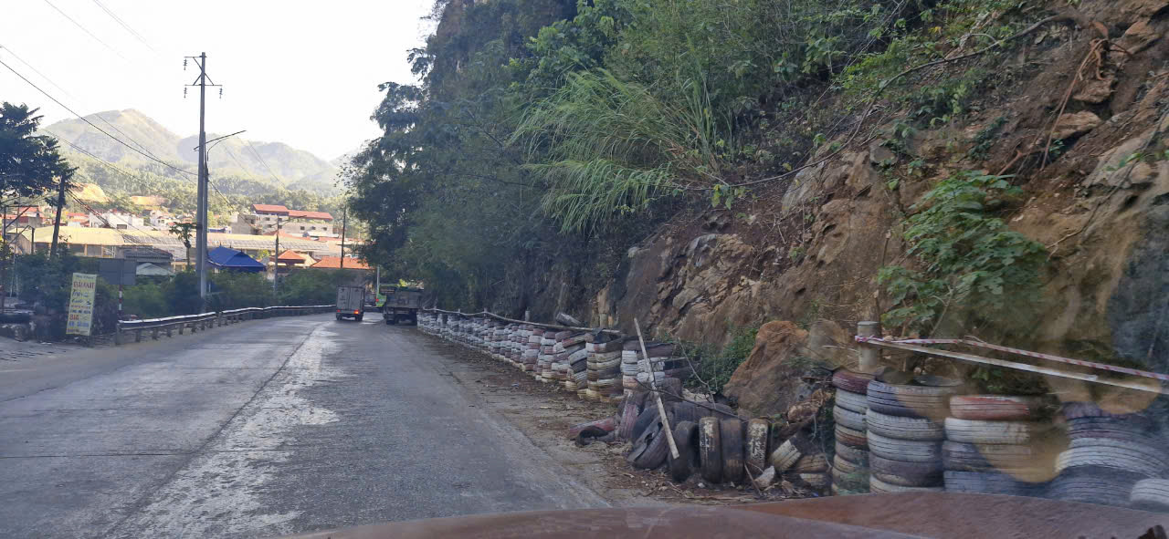 Hệ thống ATGT gi&uacute;p k&eacute;o giảm TNGT tại đ&egrave;o B&eacute;n ở Lạng Sơn- Ảnh 10.