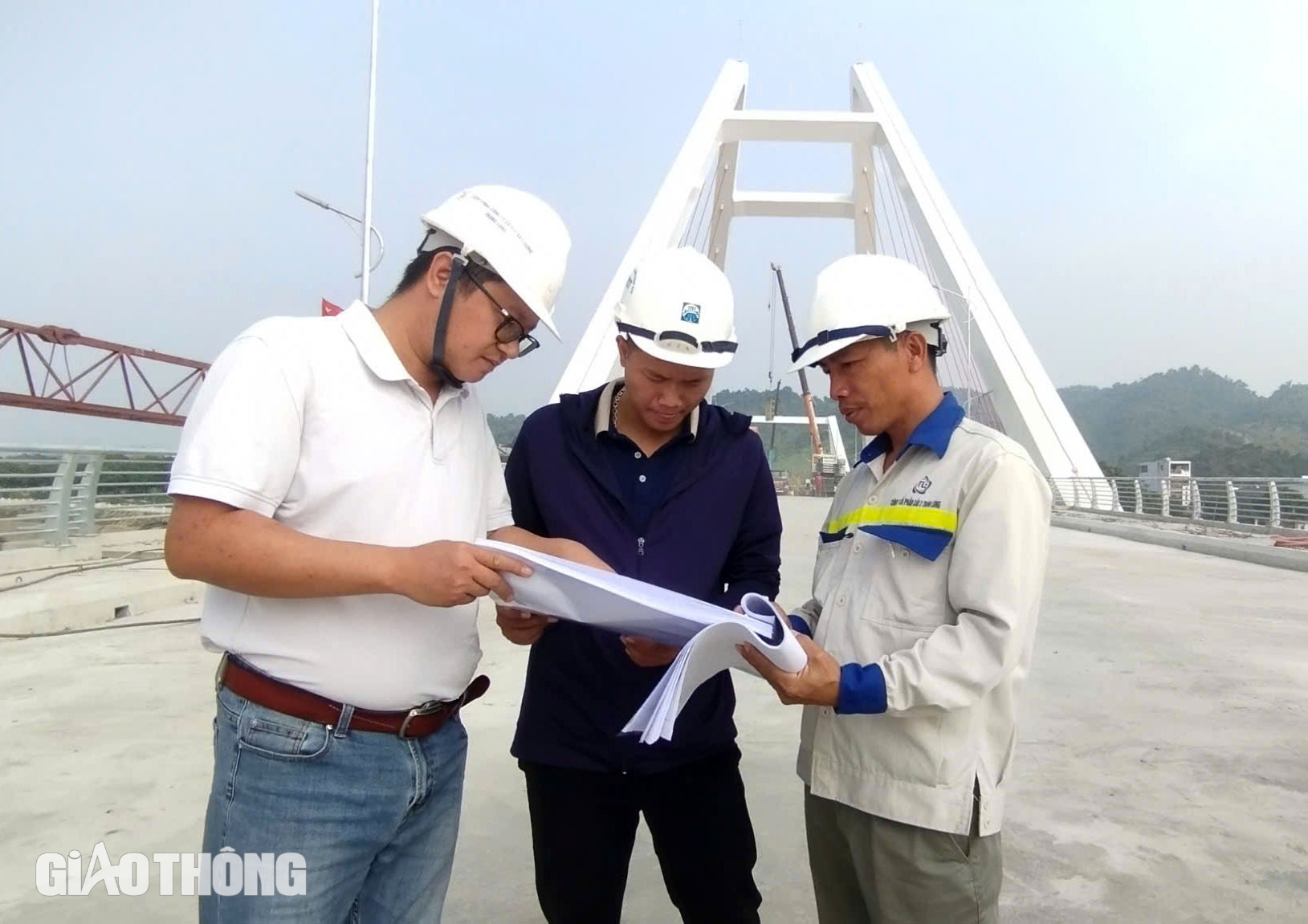 Cận cảnh cầu Phú Thịnh ở Lào Cai sắp về đích- Ảnh 6. Cận cảnh cầu Phú Thịnh ở Lào Cai sắp về đích- Ảnh 6.
