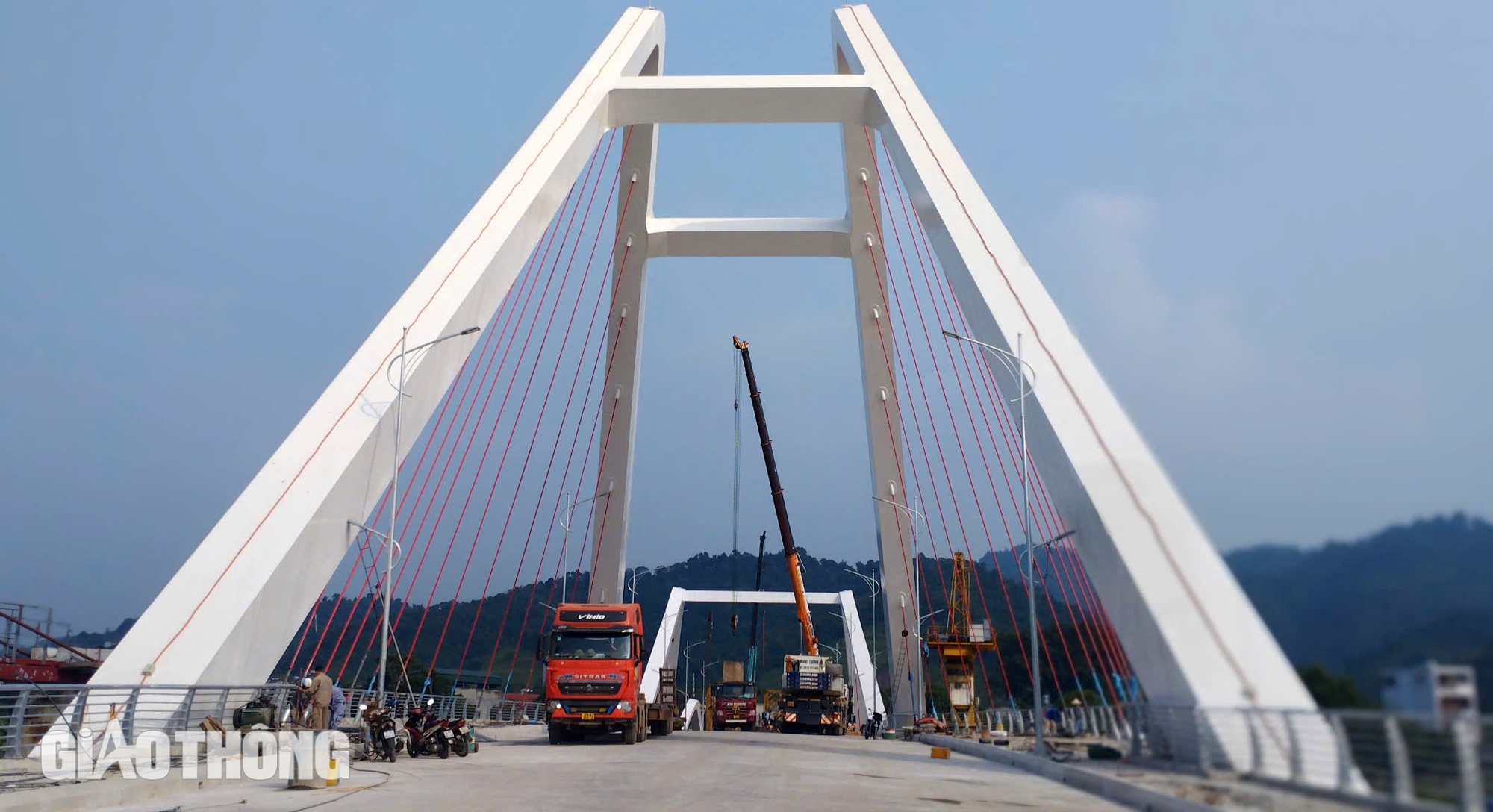 Cận cảnh cầu Phú Thịnh ở Lào Cai sắp về đích- Ảnh 5. Cận cảnh cầu Phú Thịnh ở Lào Cai sắp về đích- Ảnh 5.