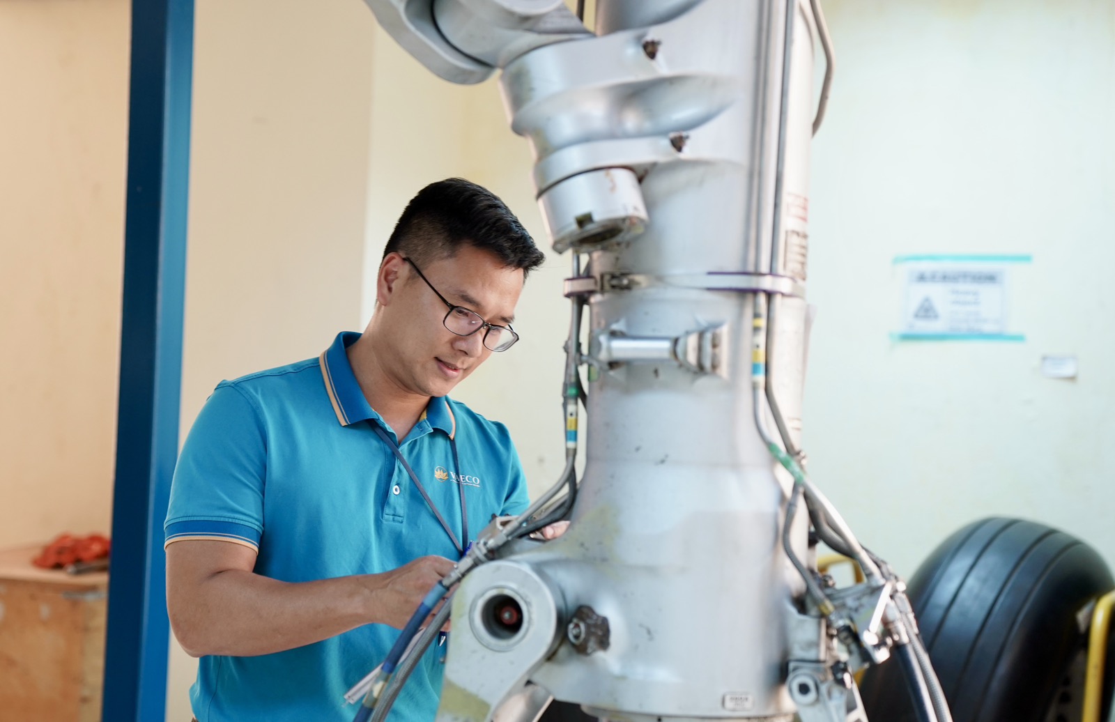 Người "truyền lửa" cho c&aacute;c thế hệ kỹ thuật vi&ecirc;n h&agrave;ng kh&ocirc;ng- Ảnh 1.