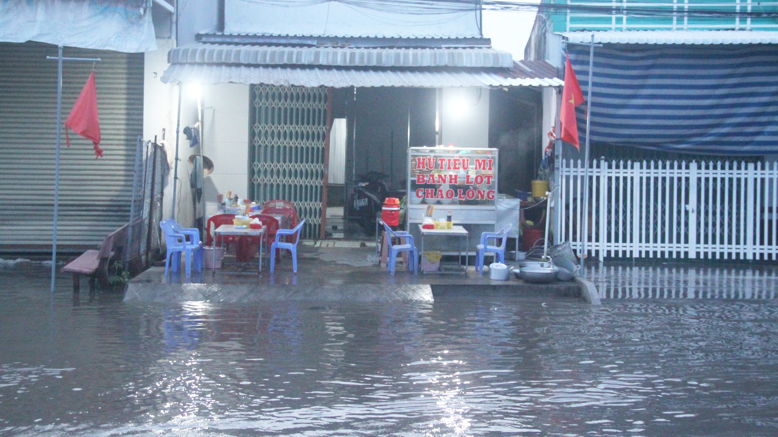 Triều cường l&ecirc;n cao, C&agrave; Mau khẩn trương ứng ph&oacute;- Ảnh 5.