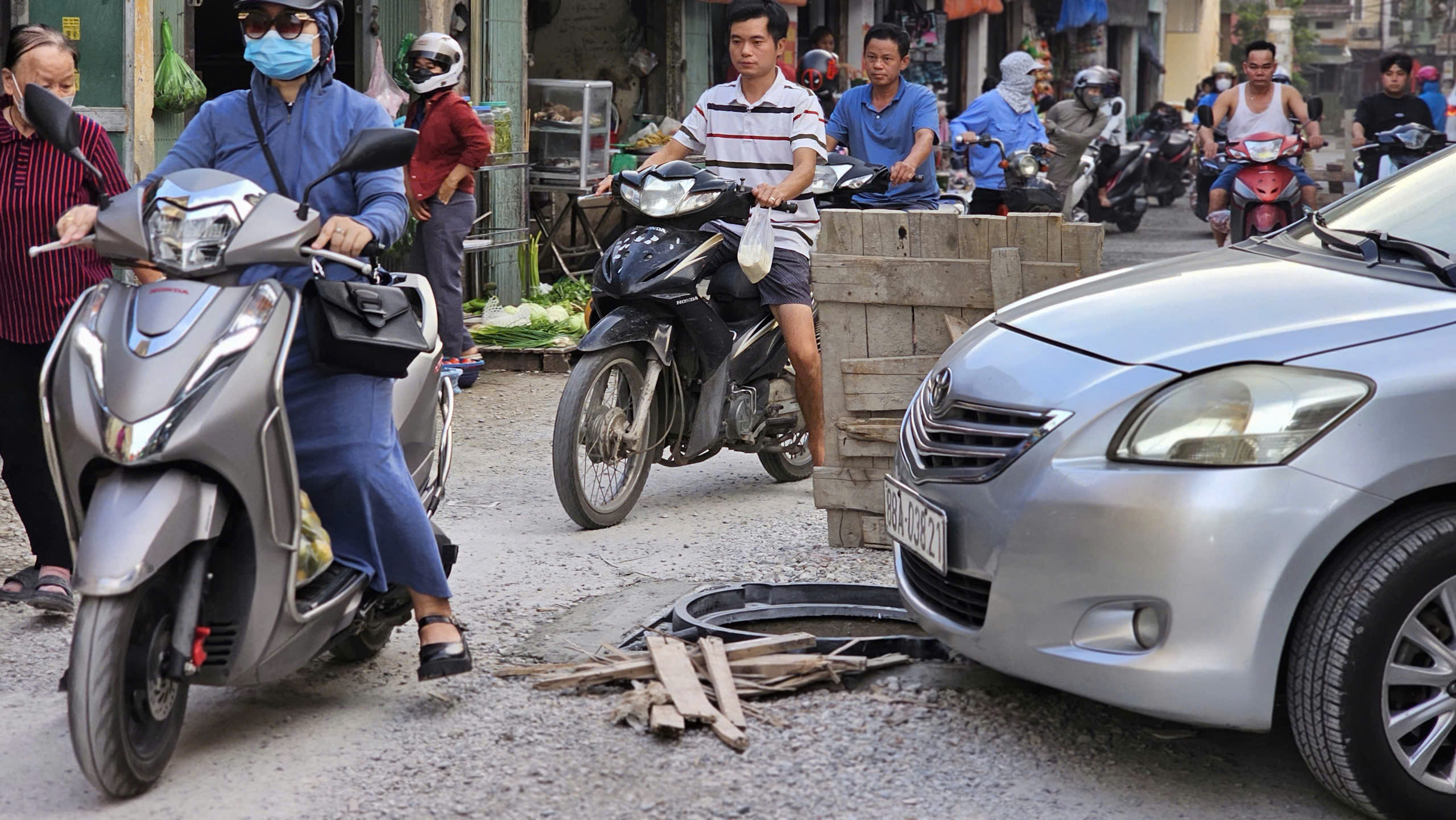 H&agrave; Nội: Bất an dự &aacute;n n&acirc;ng cấp đường giao th&ocirc;ng thi c&ocirc;ng ẩu- Ảnh 1.