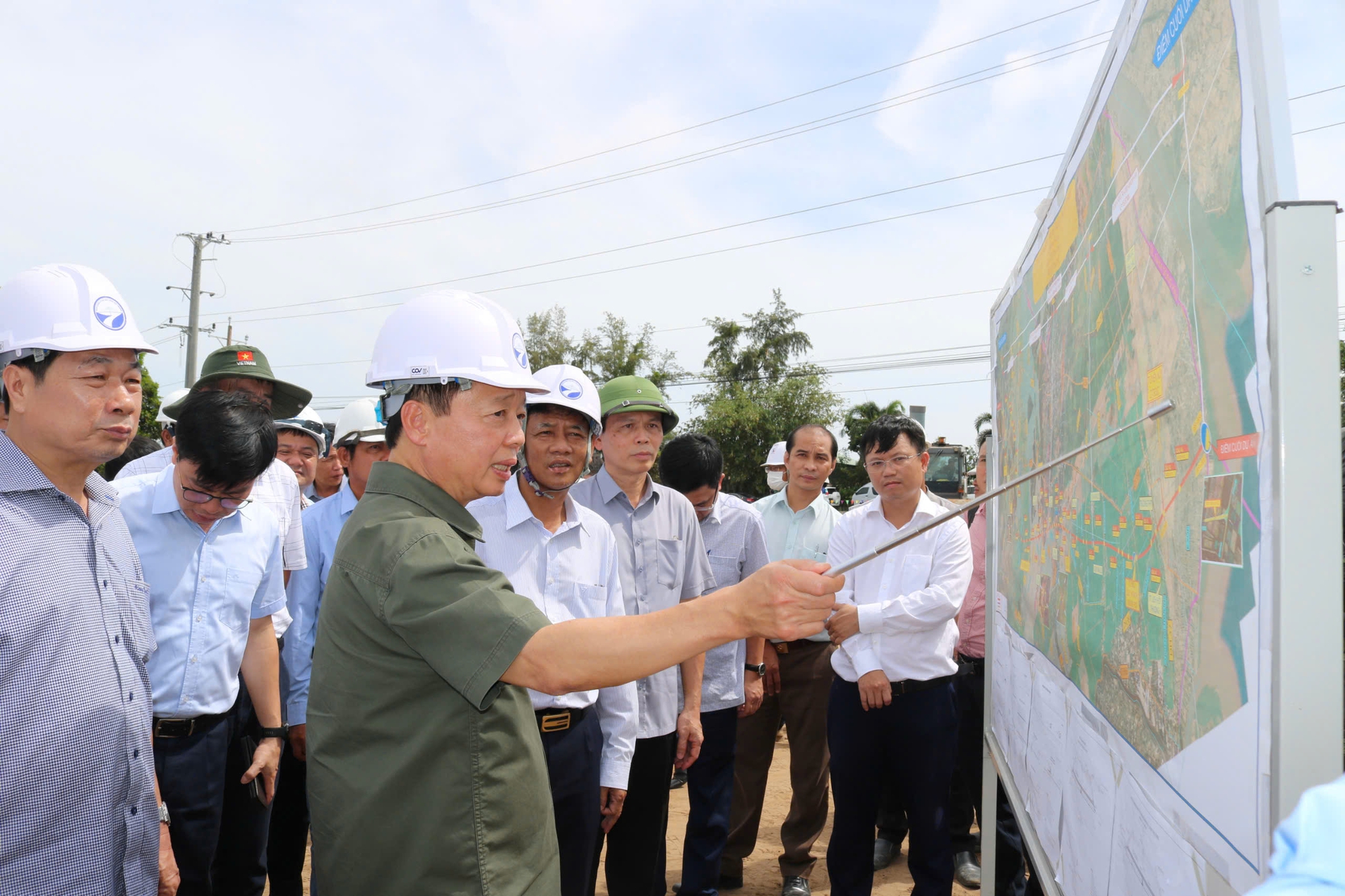 Ph&oacute; thủ tướng Trần Hồng H&agrave;: Phải ưu ti&ecirc;n nguồn c&aacute;t cho cao tốc Cần Thơ - C&agrave; Mau- Ảnh 3.